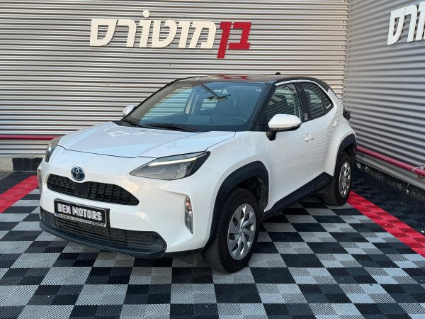 ⁦טויוטה יאריס קרוס הייבריד 2022⁩ – תמונה ⁦2⁩