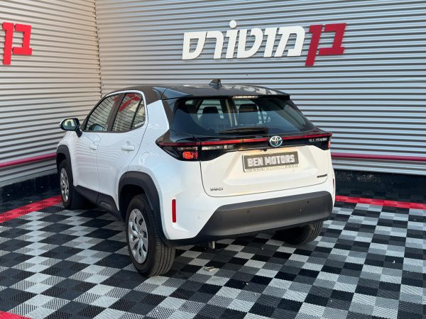 ⁦טויוטה יאריס קרוס הייבריד 2022⁩ – תמונה ⁦5⁩