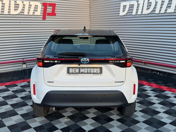 ⁦טויוטה יאריס קרוס הייבריד 2022⁩ – תמונה ⁦8⁩