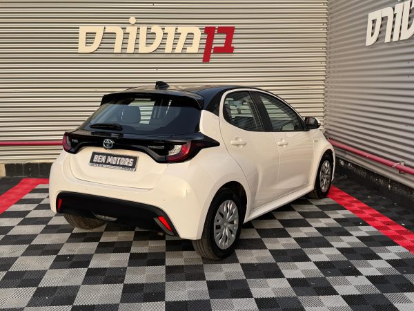 ⁦טויוטה יאריס הייבריד 2021⁩ – תמונה ⁦4⁩