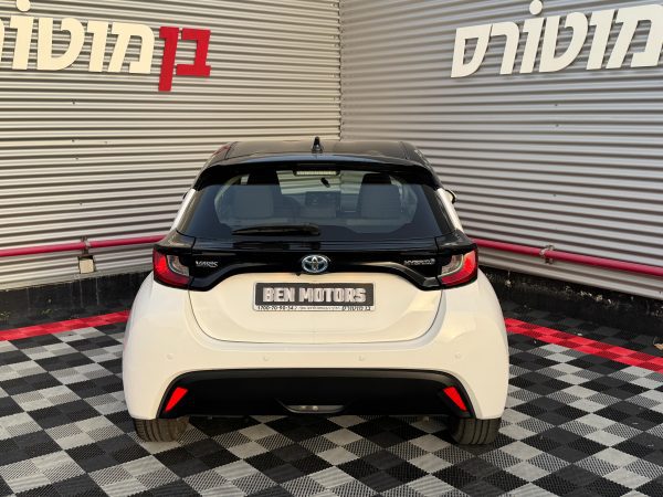 ⁦טויוטה יאריס הייבריד 2021⁩ – תמונה ⁦5⁩